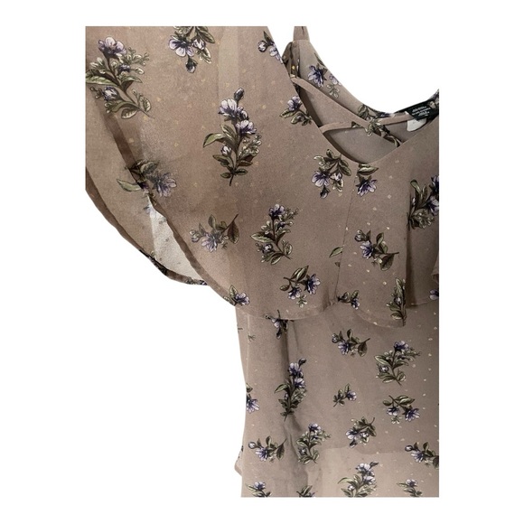 Torrid Floral Ruffle SheerTan with Gold Dots Top  Sz 3X - Picture 9 of 10